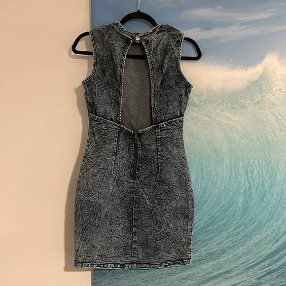 Acid wash Jean dress - Picture 3 of 4